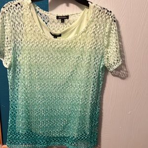 Notation size medium brand new lime green an blue looking blouse
